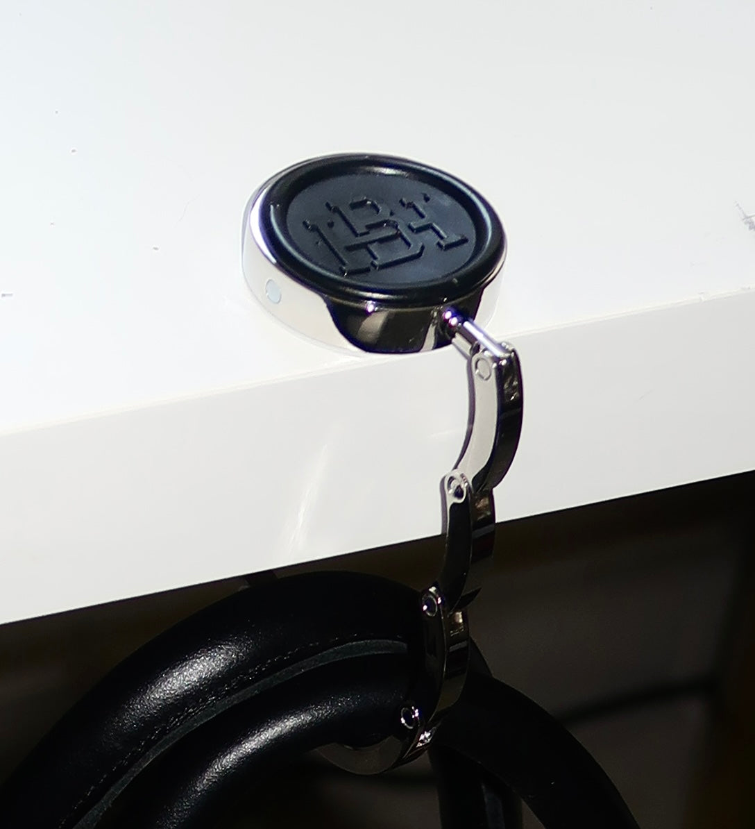 BAG HANGER